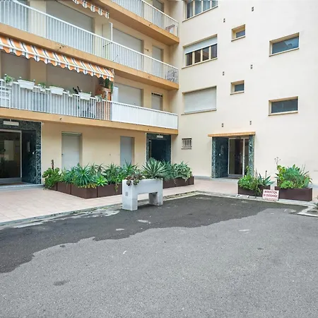 Vina Del Mare - Happy Ментона