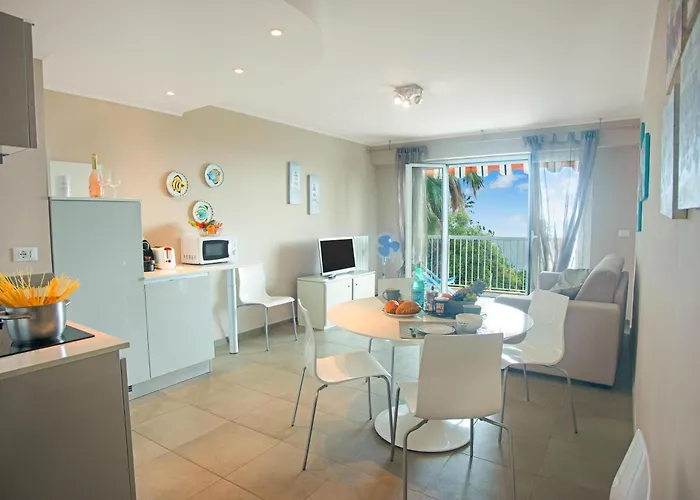 Vina Del Mare - Happy * מנטון