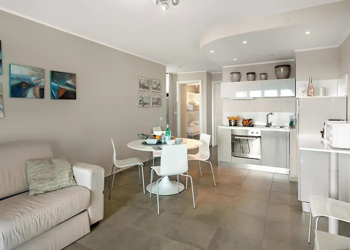 Vina Del Mare - Happy *